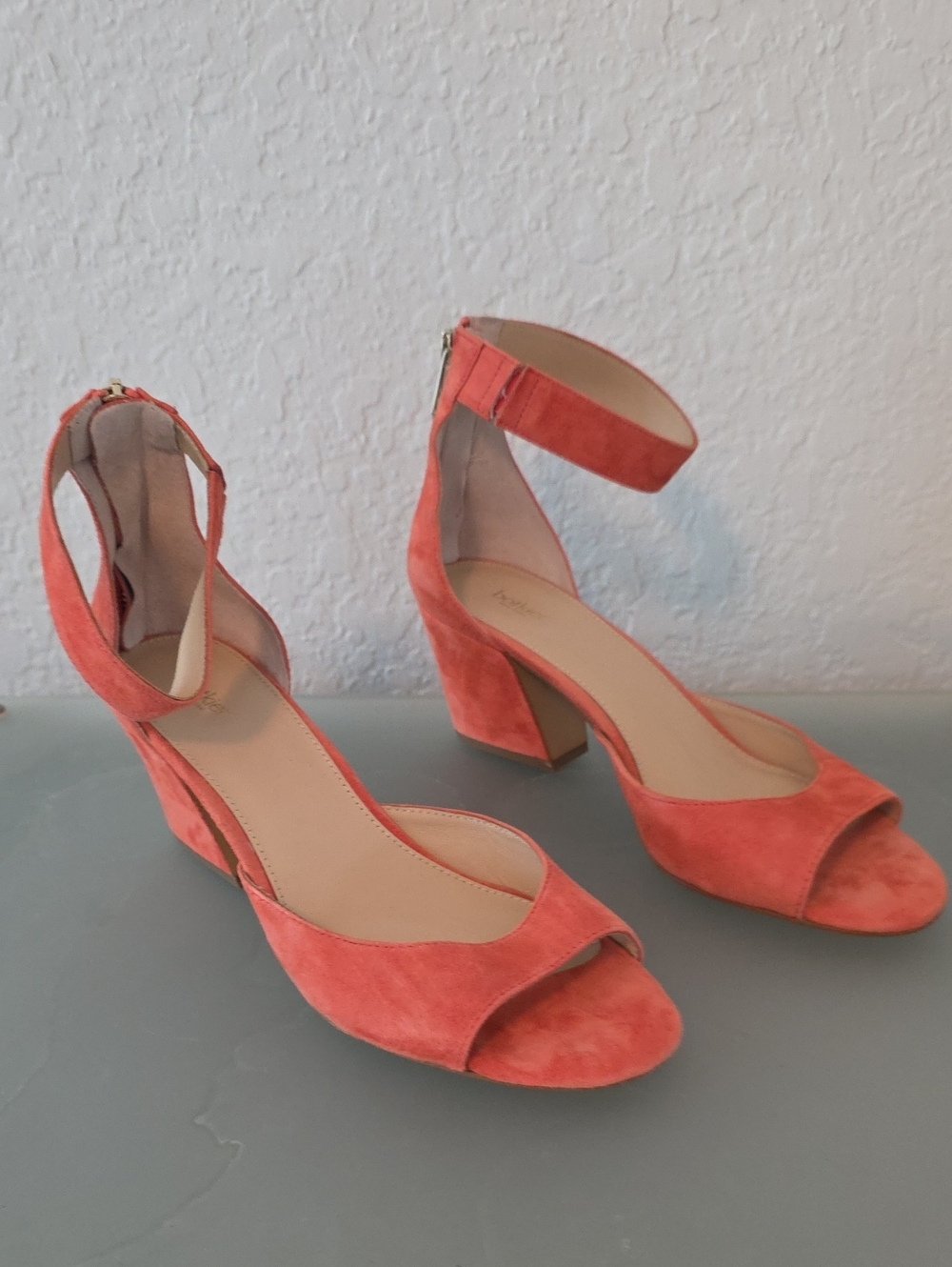 Botkier Coral Suede Ankle-Strap Block Heel Sandals Size 10